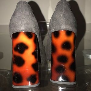 NEW BLACK SUEDE w/CONTRAST ANIMAL PRINT HEEL 10M